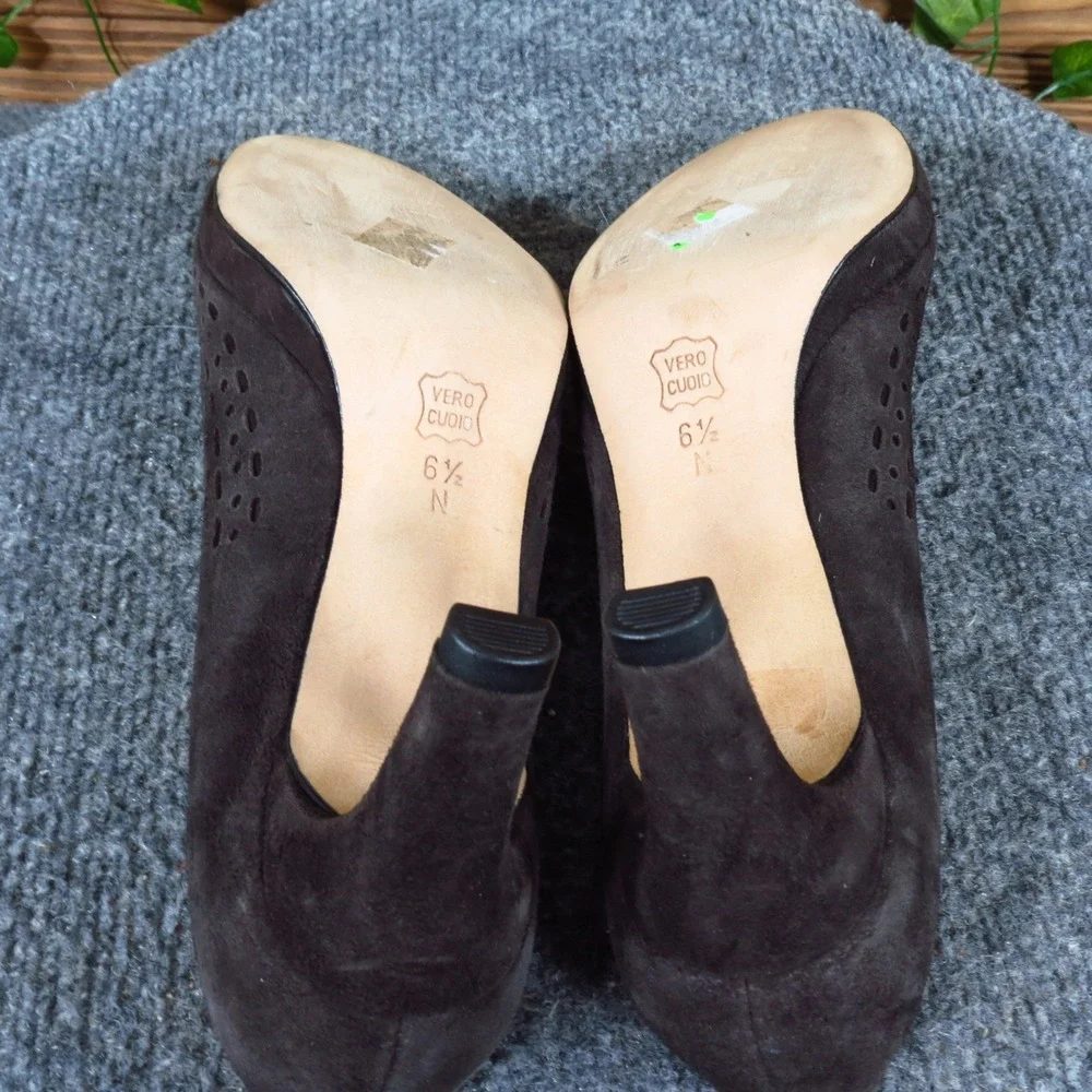 Vaneli Womens Size 6.5 Narrow Brown Suede‎ Heeled Pumps Dress Classic